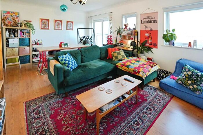 2 Bedroom Apartment For Sale In Chester Road, Stretford, Trafford, M32