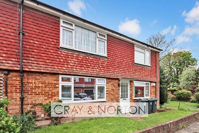 2 Bedroom Maisonette For Sale In Tenterden Gardens, Addiscombe, CR0