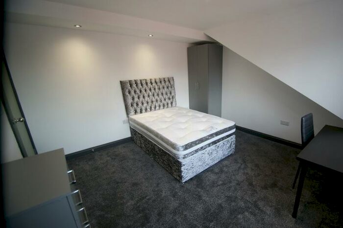 4 Bedroom Terraced House To Rent In Harold Avenue, Hyde Park, Leeds, LS6