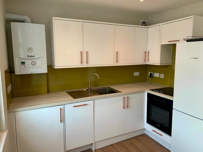 1 Bedroom Flat To Rent In Parrock Street, Gravesend, DA12