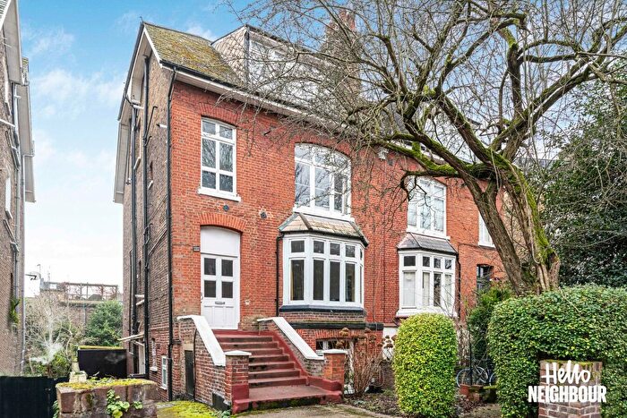 2 Bedroom Flat To Rent In Acol Road, London, NW6