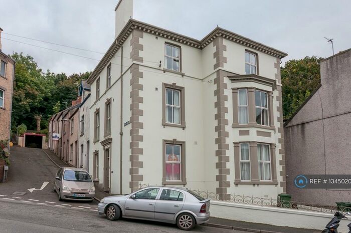 2 Bedroom Flat To Rent In Celtic House, Caernarfon, LL55