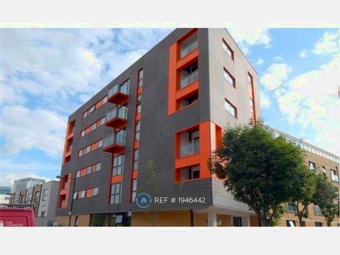 1 Bedroom Flat To Rent In Parkview Court, London, E3