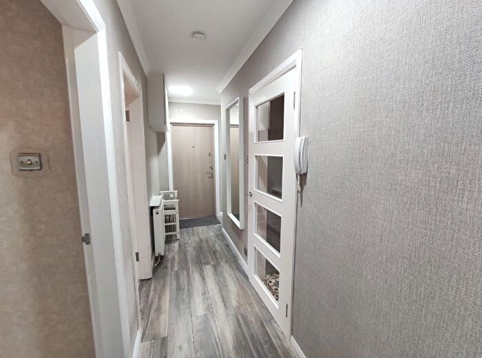 2 Bedroom Flat To Rent In Whitehill Street, Dennistoun, Glasgow, G31