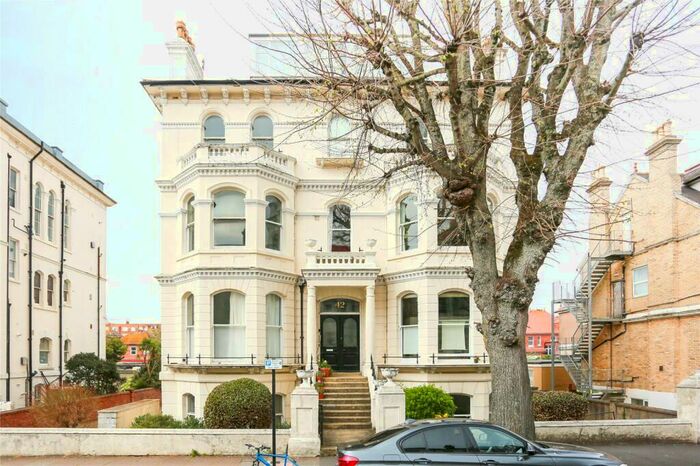 2 Bedroom Apartment To Rent In St Aubyns, Hove, East Sussex, BN3