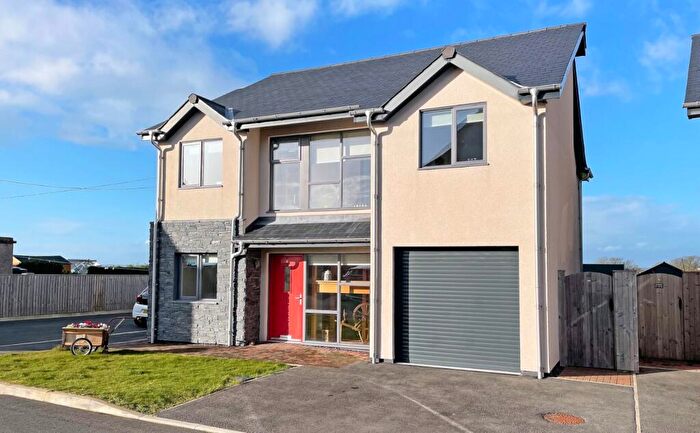 4 Bedroom Detached House For Sale In Ger Y Llan, Llandwrog, Gwynedd, LL54
