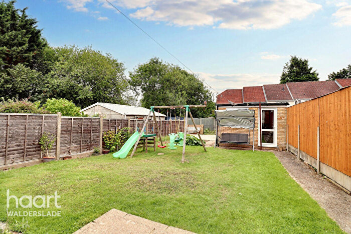 3 Bedroom Semi-Detached Bungalow For Sale In Savage Road, Chatham, ME5