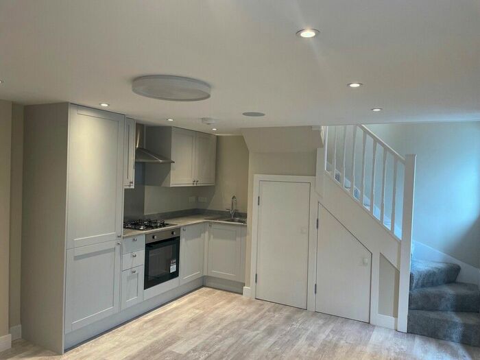 1 Bedroom Mews House To Rent In Streatham Road, Mitcham, CR4