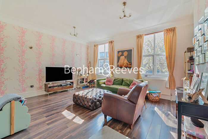 2 Bedroom Apartment To Rent In Dartmouth, Park Hill, NW5