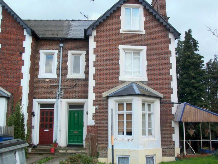 Studio To Rent In Upton Park, SL1