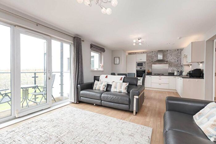 2 Bedroom Flat For Sale In / Burnbrae Park, Edinburgh, EH12