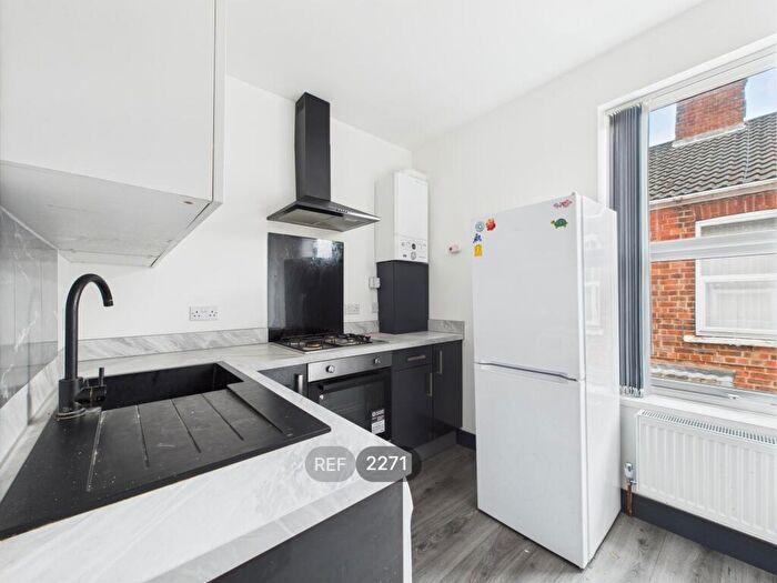 1 Bedroom Flat To Rent In Ash Grove, Beverley Road, HU5