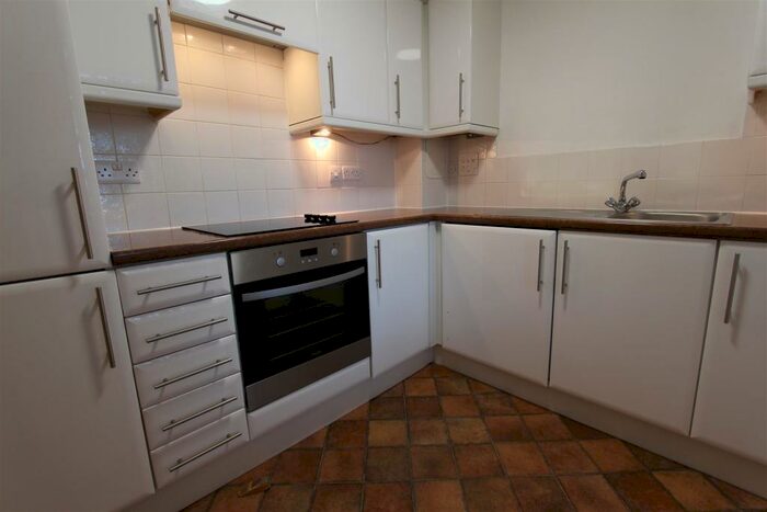 2 Bedroom Flat To Rent In , Bittern Court Dunfermline, KY11