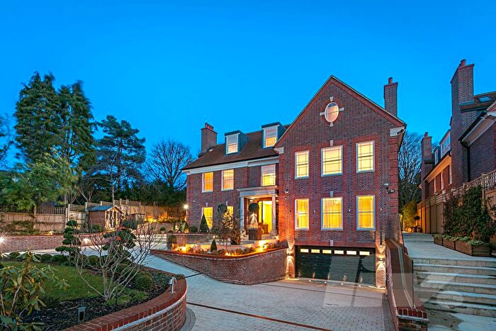 7 Bedroom Detached House For Sale In View Road, Highgate, N6