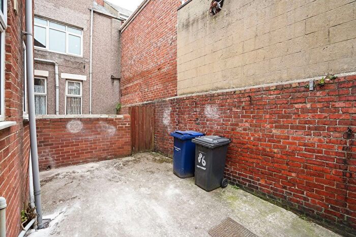 4 Bedroom Maisonette To Rent In Stanhope Road, South Shields, Tyne Amp; Wear, NE33