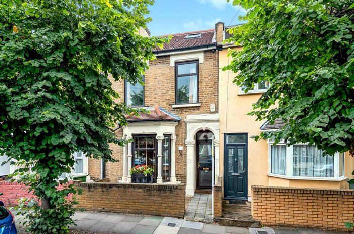 5 Bedroom Property To Rent In Mathews Park Avenue, London, E15