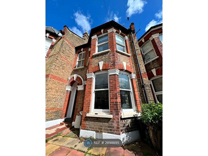3 Bedroom Terraced House To Rent In Rushmore Road, London, E5