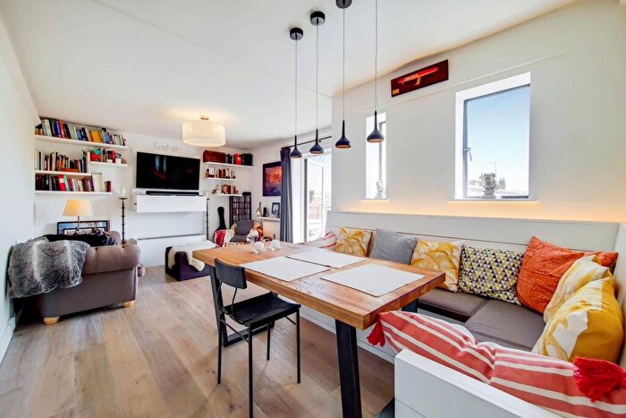 1 Bedroom Flat To Rent In Treaty Street, Islington, London, N1