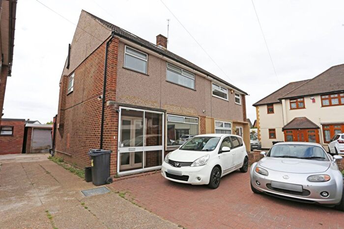 6 Bedroom Semi-Detached House To Rent In Freshwell Avenue, Chadwell Heath, Romford, RM6