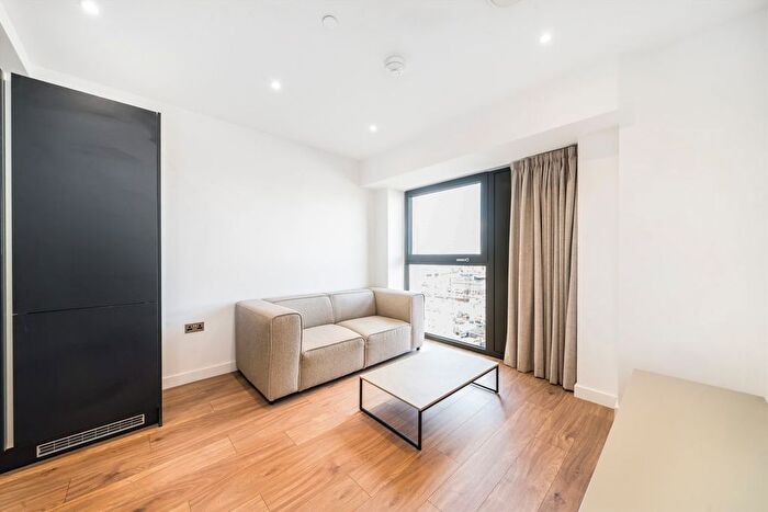 1 Bedroom Flat To Rent In Victoria Road, North Acton, W3