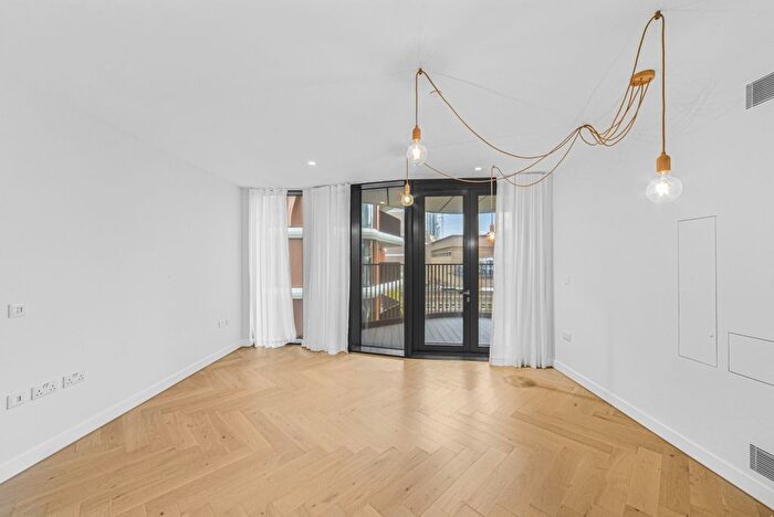 2 Bedroom Flat To Rent In Triptych Bankside, London, SE1