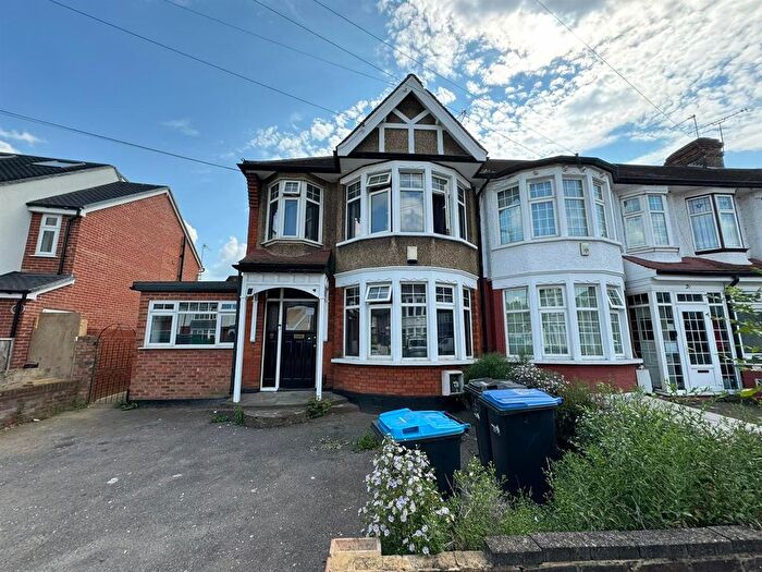 3 Bedroom End Of Terrace House To Rent In Upsdell Avenue, London, N13