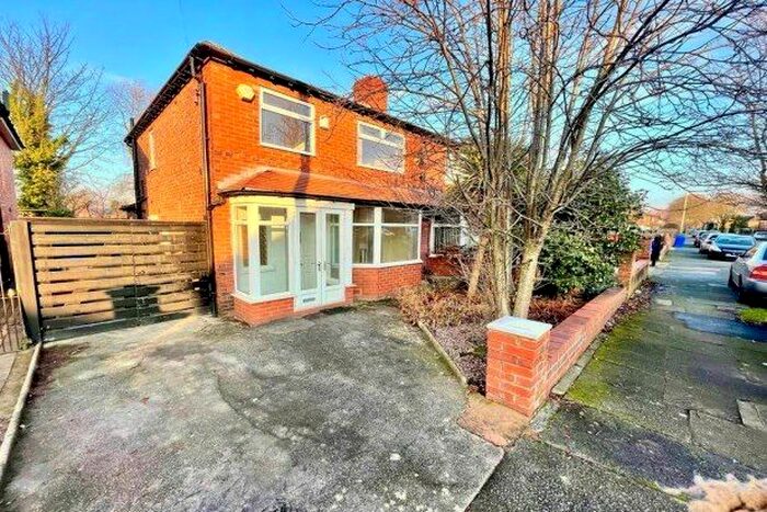 3 Bedroom Semi-Detached House To Rent In Kings Road, Manchester M21