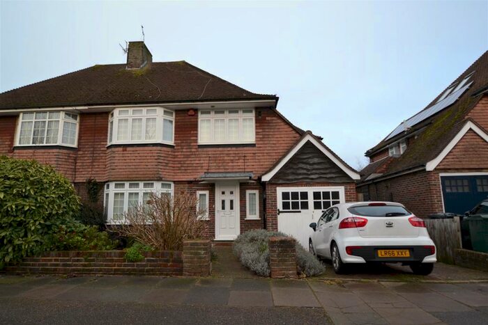 4 Bedroom House To Rent In St Heliers Avenue, Hove, BN3