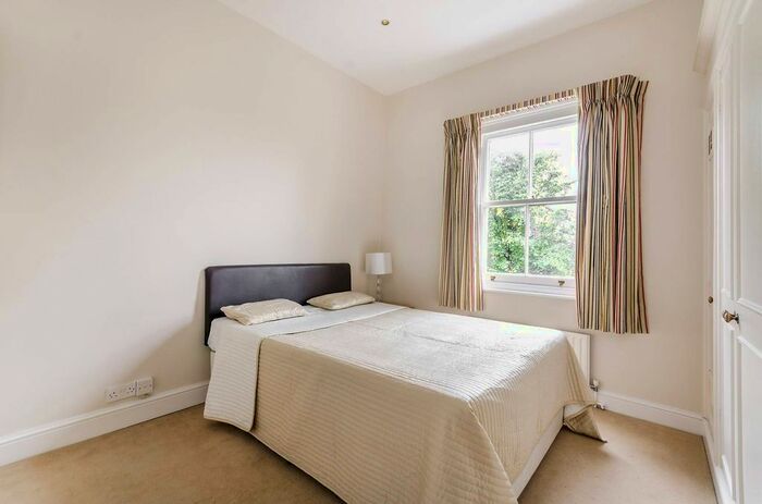 2 Bedroom Flat To Rent In Philbeach Gardens, Earls Court, London, SW5