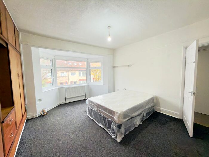 Studio To Rent In Ashbourne Road, Mitcham, CR4