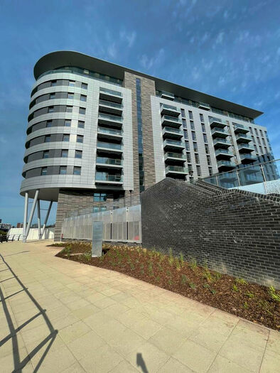 3 Bedroom Apartment To Rent In Pomona Strand, Manchester, Lancashire, M16