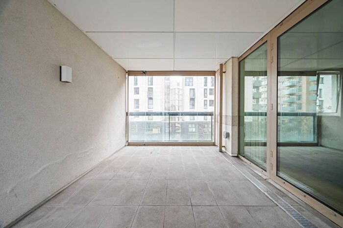 3 Bedroom Flat To Rent In East Village, Stratford, London, E20