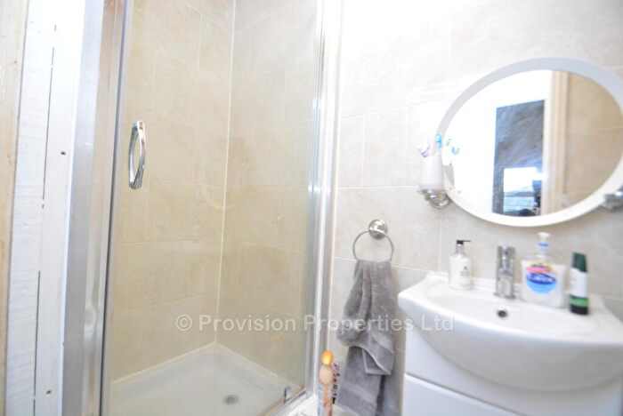 10 Bedroom Terraced House To Rent In Kirkstall Lane, Headingley, Leeds, LS6