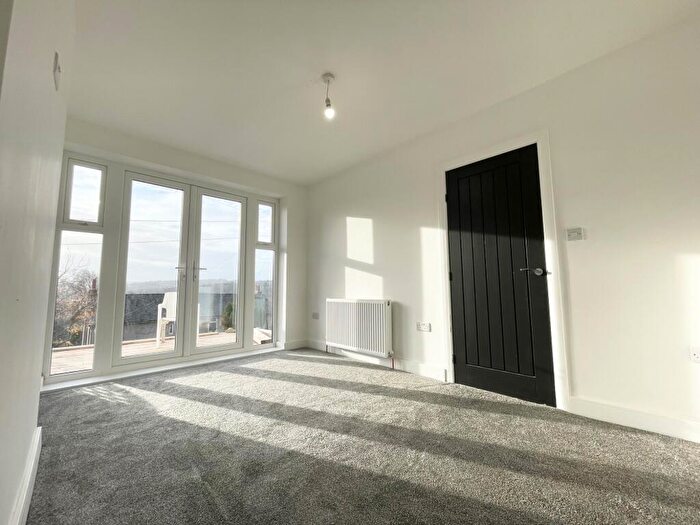 3 Bedroom Semi Detached House To Rent In Scott Lane West, Riddlesden, Keighley, BD20