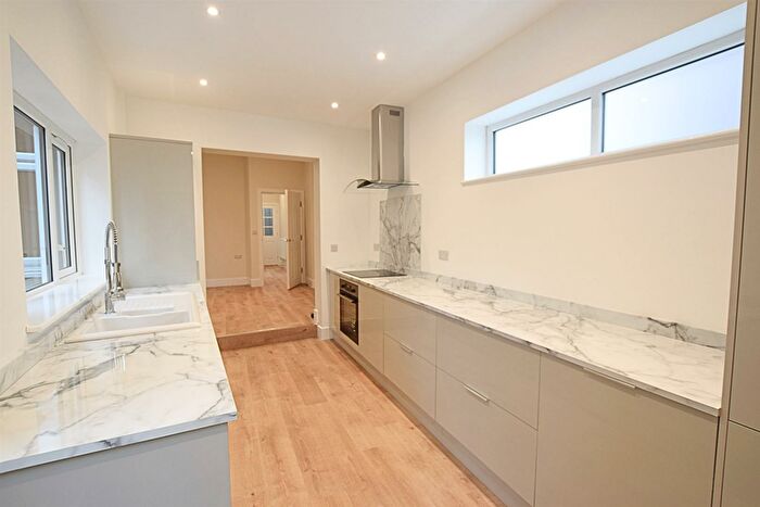 4 Bedroom Town House To Rent In Kingsway, Cleethorpes, DN35