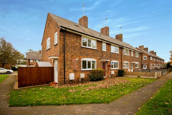 2 Bedroom End Of Terrace House For Sale In Green Lane Estate, Sealand, Deeside, CH5