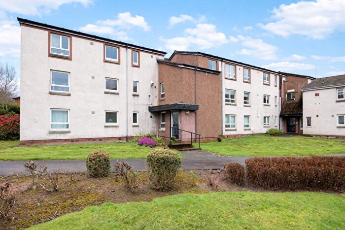 2 Bedroom Flat For Sale In May Gardens, Hamilton, ML3
