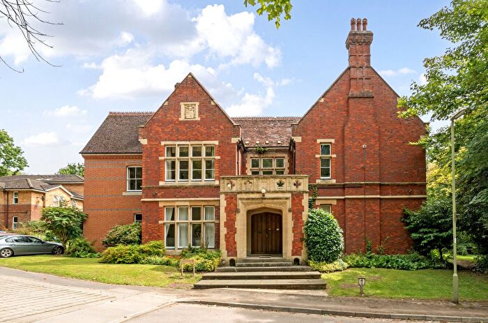 2 Bedroom Flat For Sale In Oakwood Close, Otterbourne, Winchester, Hampshire, SO21