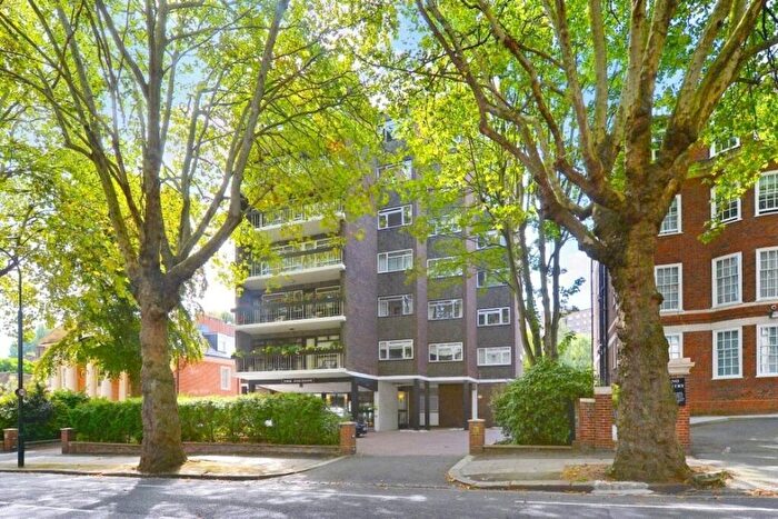 3 Bedroom Apartment To Rent In The Polygon, Avenue Road, St. Johns Wood, London, NW8