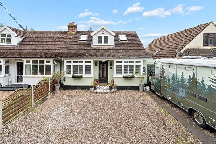 3 Bedroom Semi-Detached House For Sale In Aveley Road, Upminster, RM14