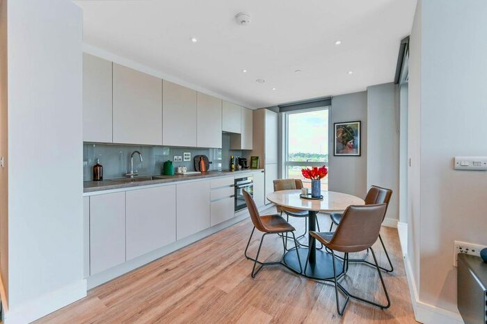 1 Bedroom Flat To Rent In Kooky, Croydon, Redhill, RH1