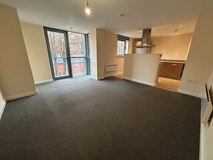 2 Bedroom Flat To Rent In Canal Street, Nottingham, Nottinghamshire, NG1