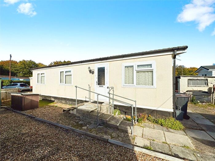 1 Bedroom Mobile/park Home For Sale In Harewood Park, Andover Down, Andover, Hampshire, SP11