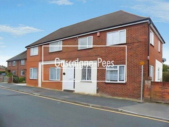 1 Bedroom Flat To Rent In Fernleigh, Camberley, GU16