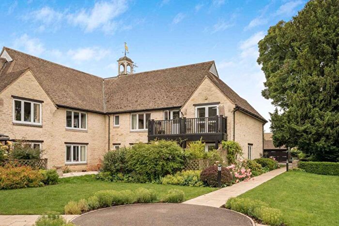 2 Bedroom Property For Sale In Stuart Court, Butt Street, Minchinhampton, GL6