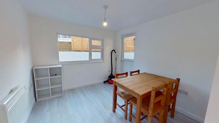 3 Bedroom Terraced House To Rent In Guildford Park Road, GU2