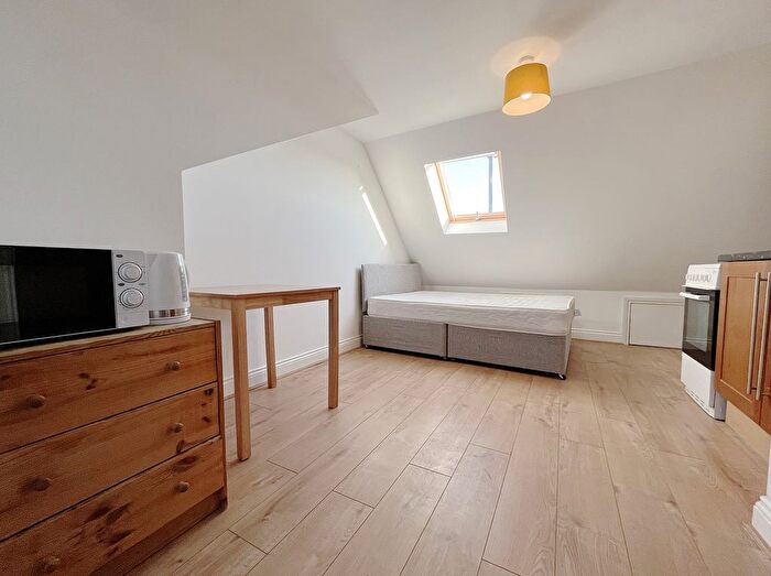 Studio To Rent In Spring Grove Road, Hounslow, TW3