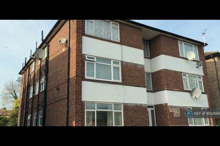 Studio To Rent In Palmerston Road, Palmers Green, N22