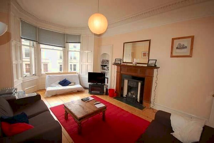 2 Bedroom Flat To Rent In Comely Bank Avenue, Edinburgh, EH4