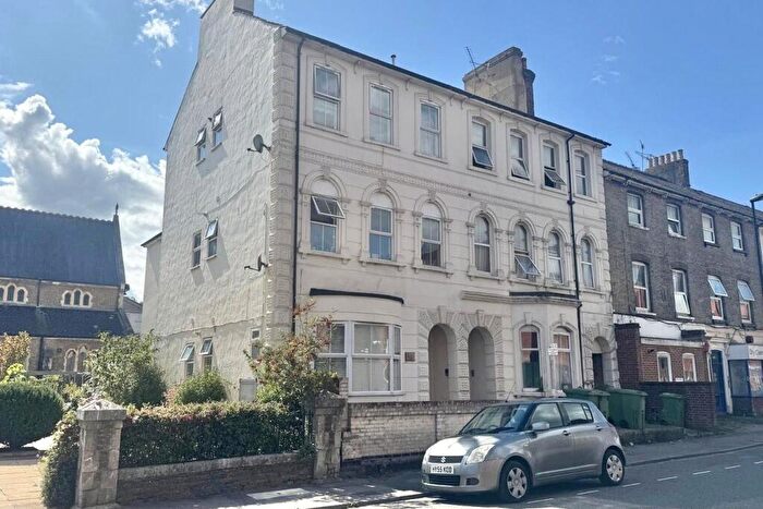1 Bedroom Flat For Sale In Regents Court, Victoria Road, Aldershot, Hampshire, GU11